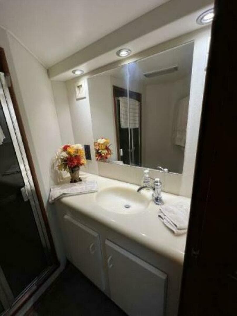 1991 Viking Boats Convertible — photo 42