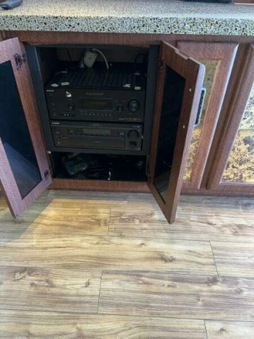 1991 Viking Boats Convertible — photo 22