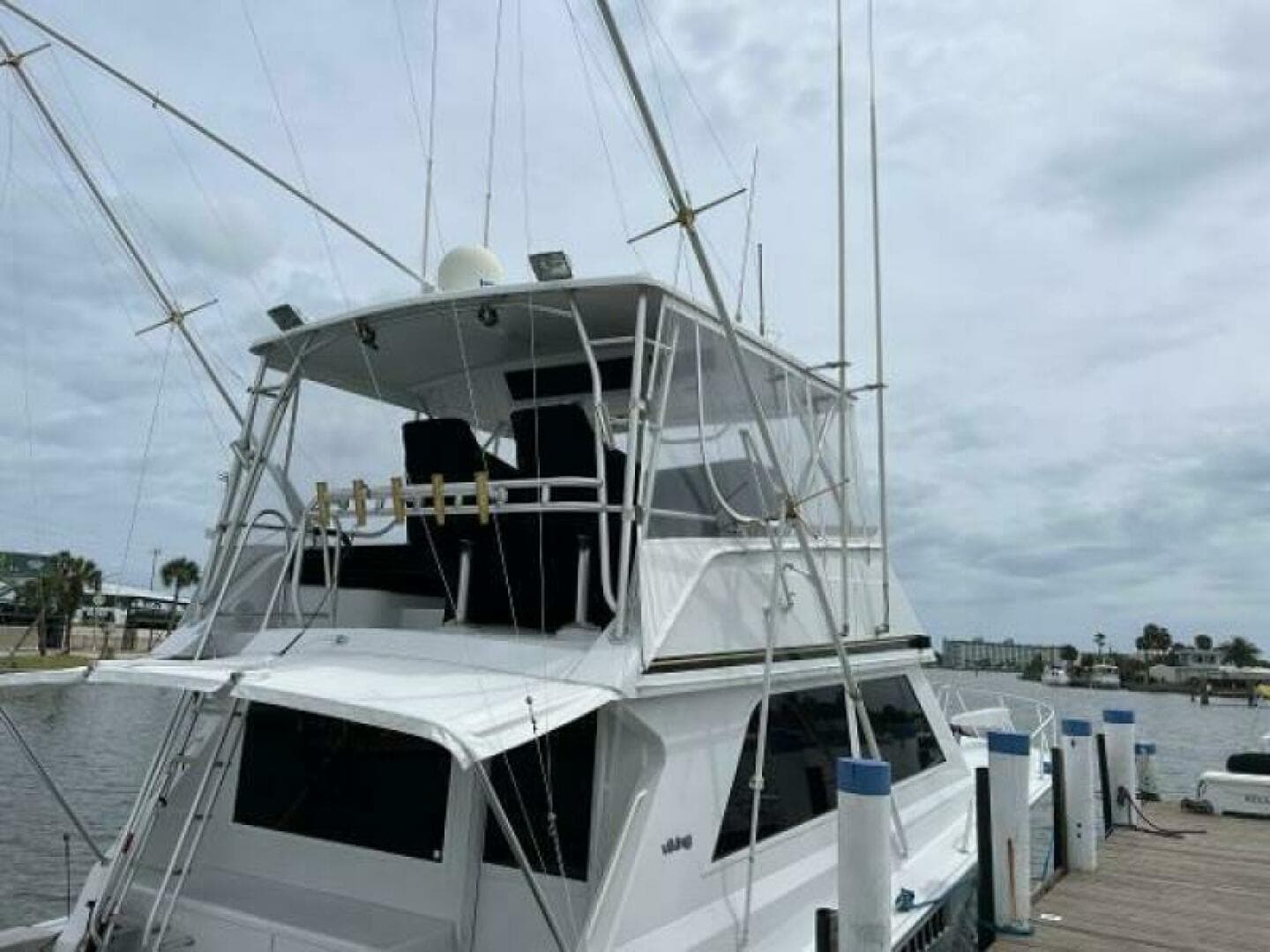 1991 Viking Boats Convertible — photo 6