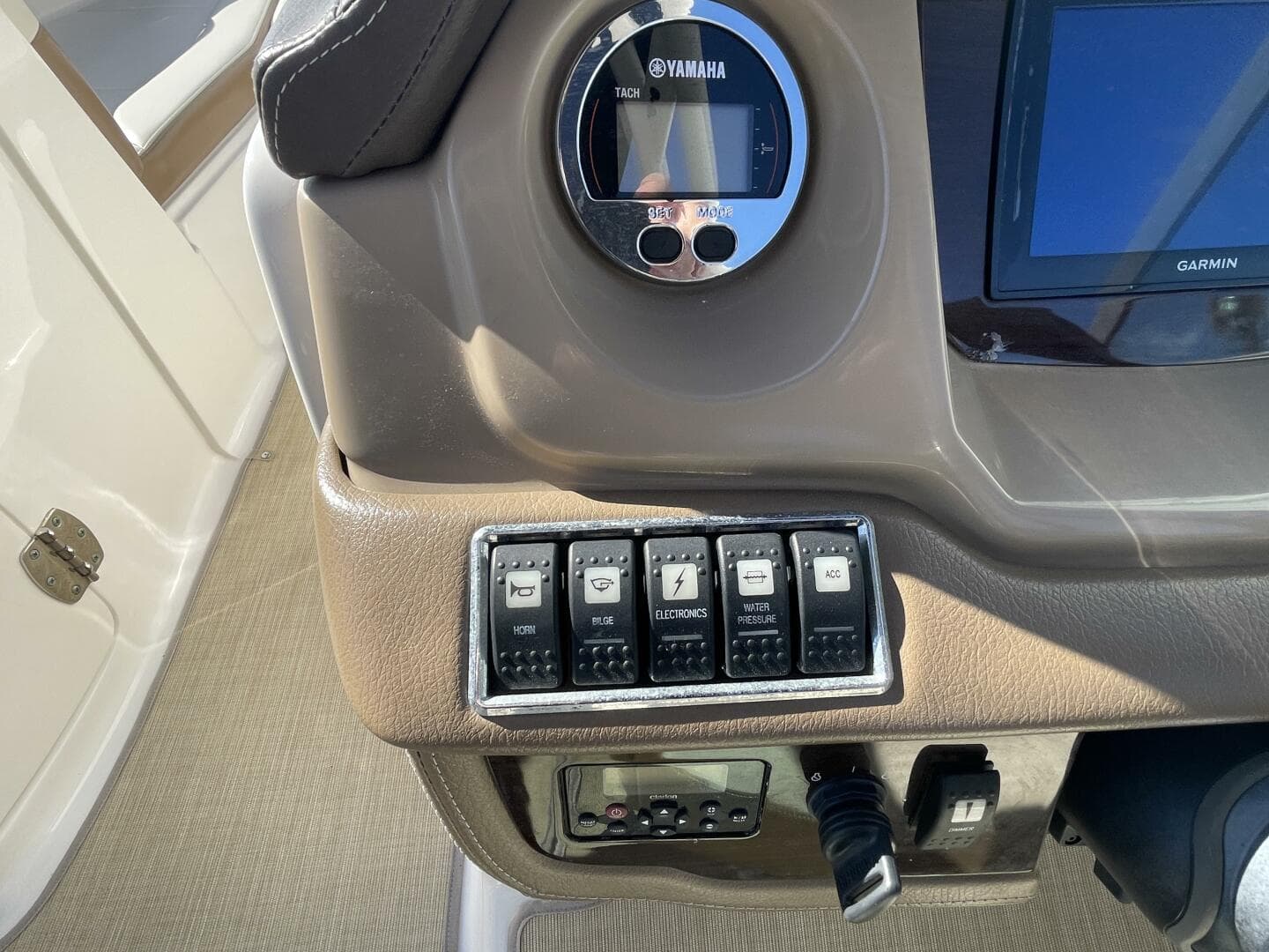 2016 Chaparral 210 Suncoast — photo 30