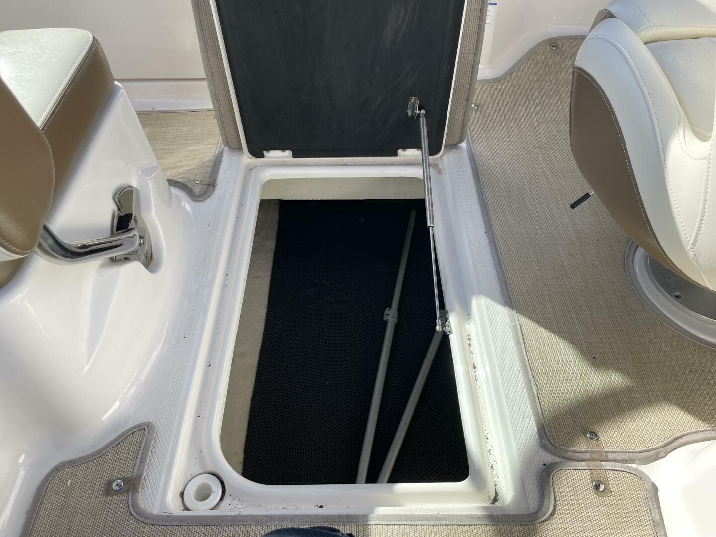 2016 Chaparral 210 Suncoast — photo 40