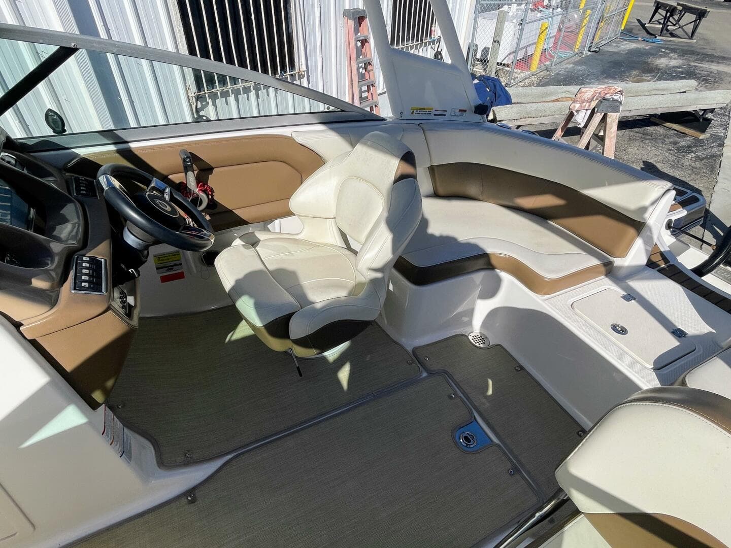 2016 Chaparral 210 Suncoast — photo 21