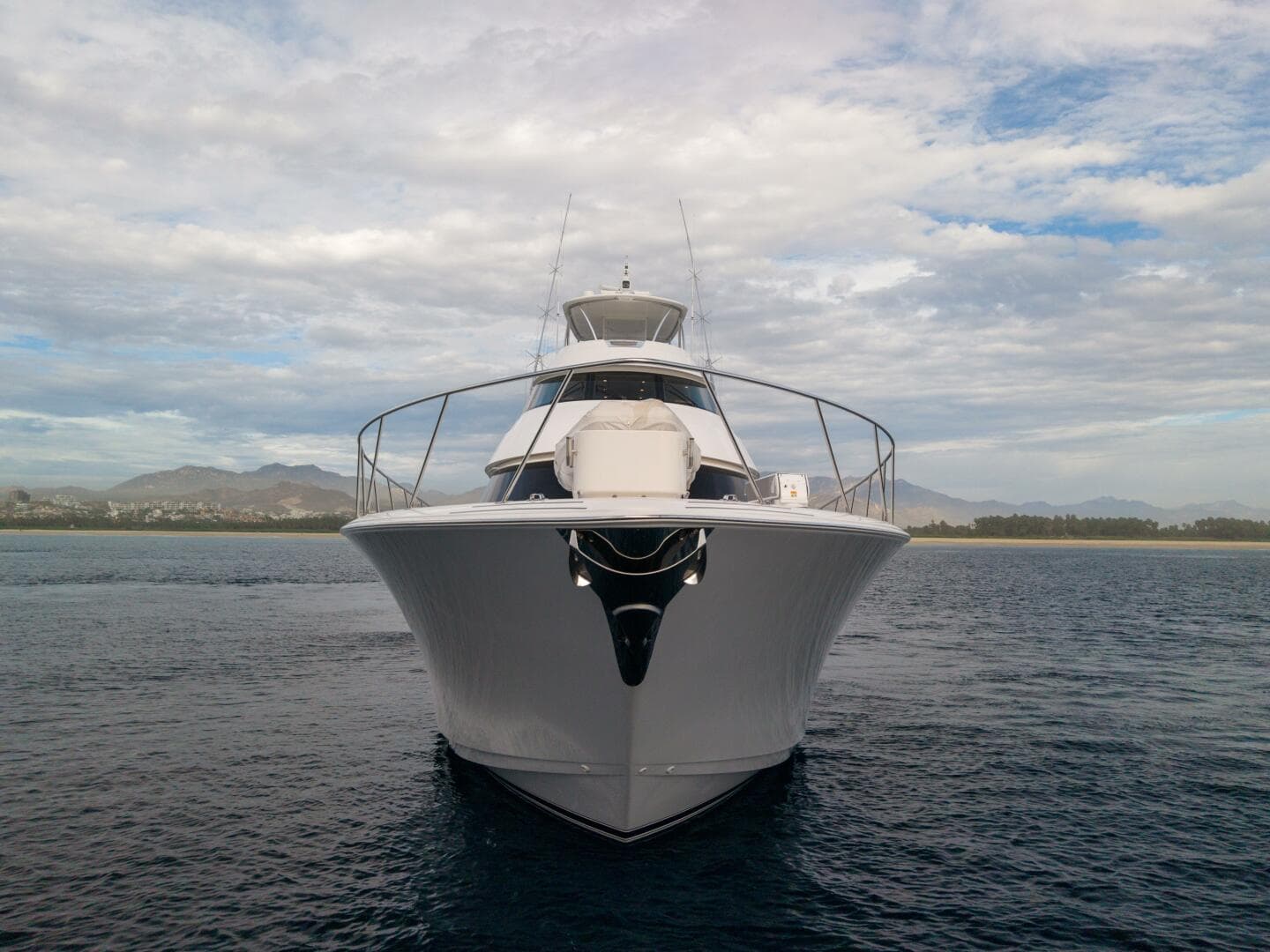 2021 Viking 92 Skybridge — photo 63