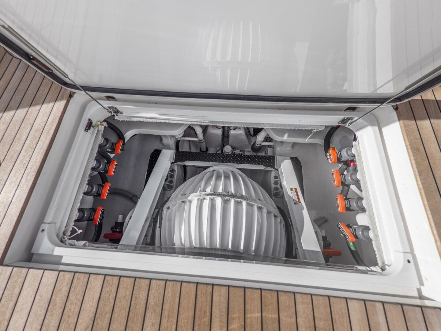 2021 Viking 92 Skybridge — photo 46