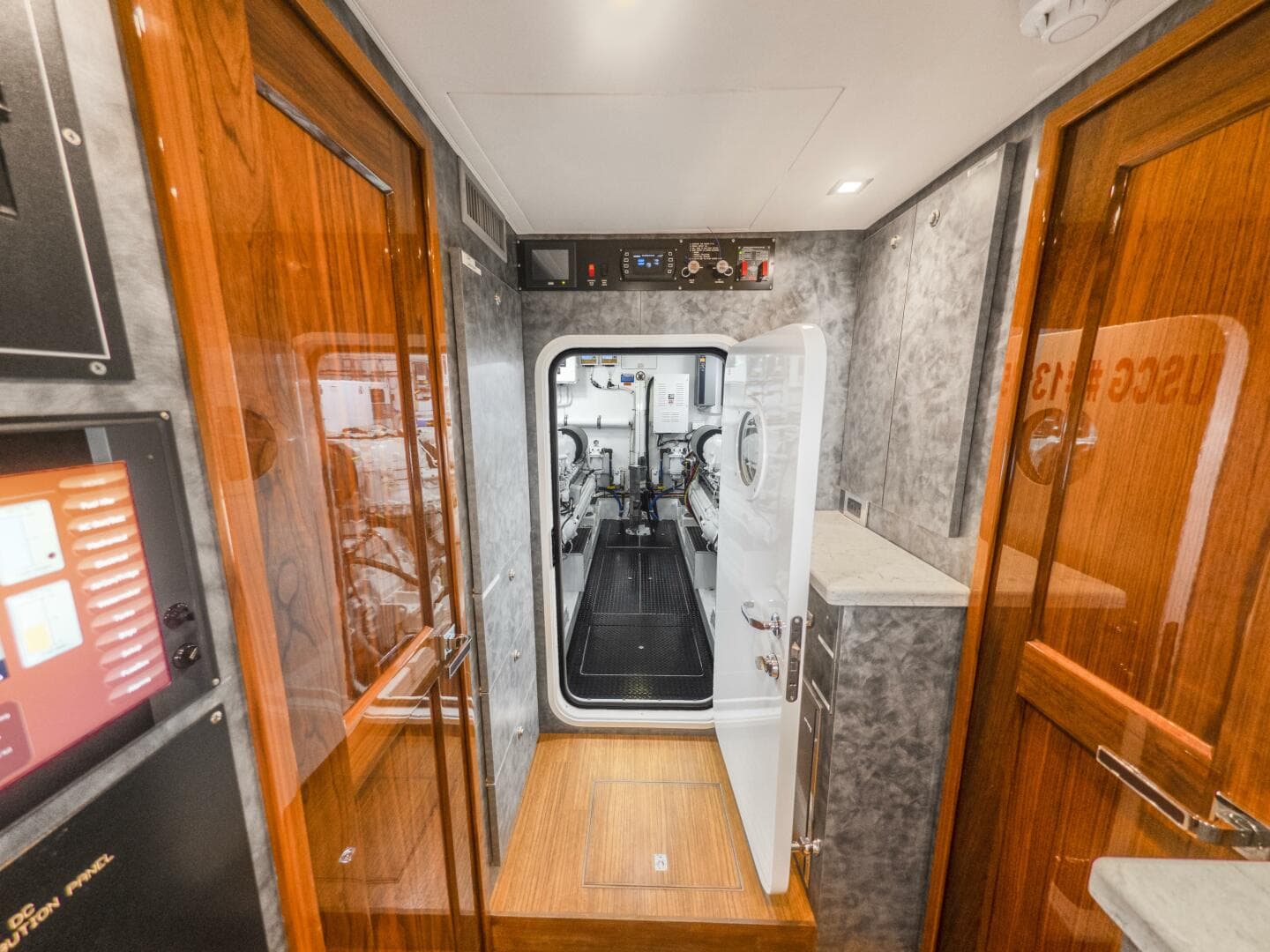 2021 Viking 92 Skybridge — photo 47