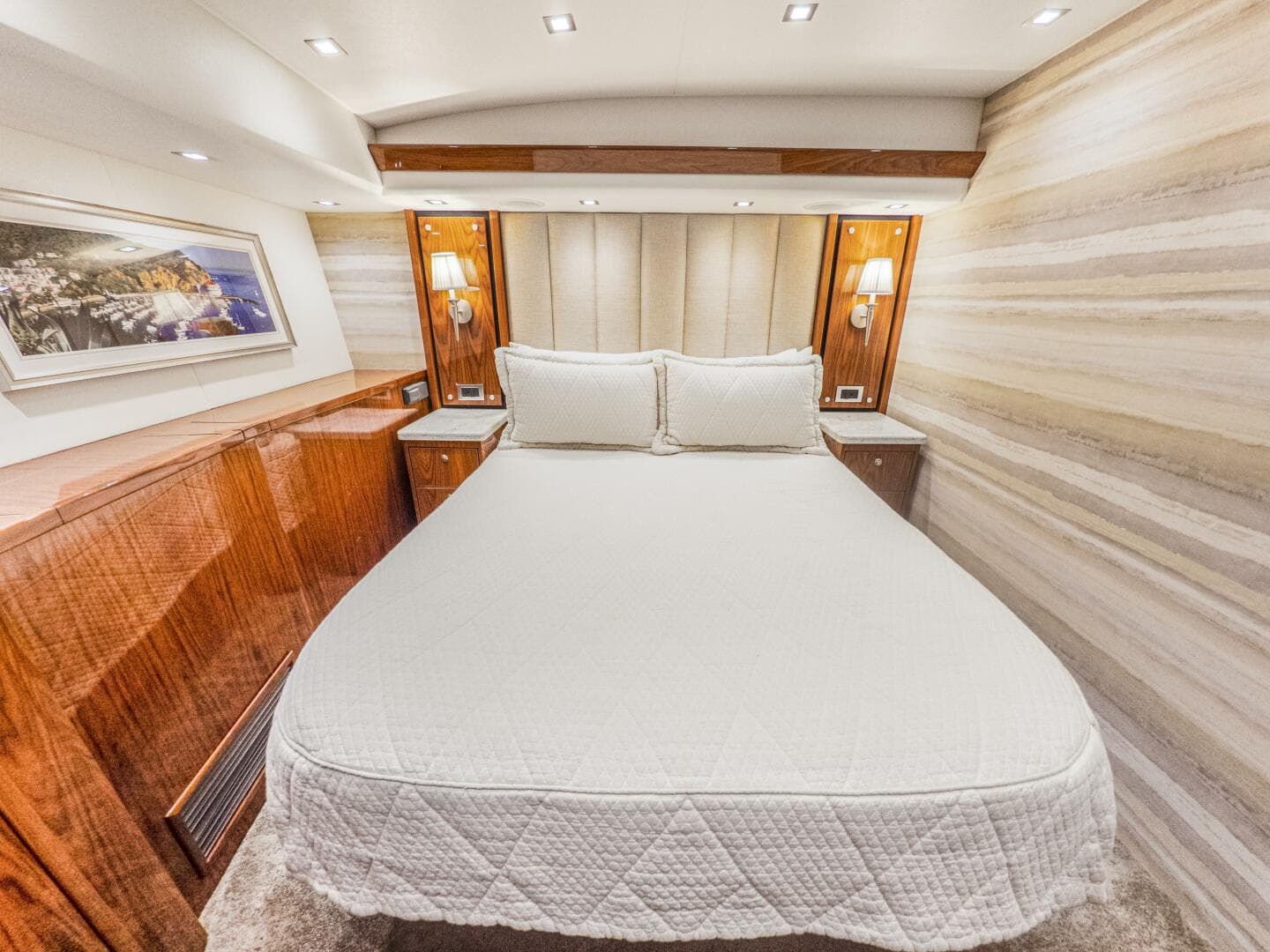 2021 Viking 92 Skybridge — photo 22