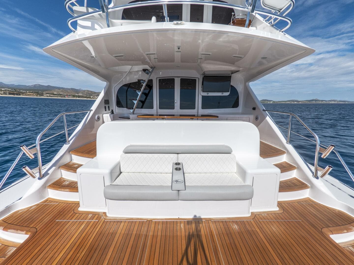 2021 Viking 92 Skybridge — photo 62