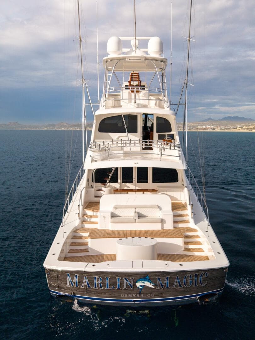 2021 Viking 92 Skybridge — photo 4