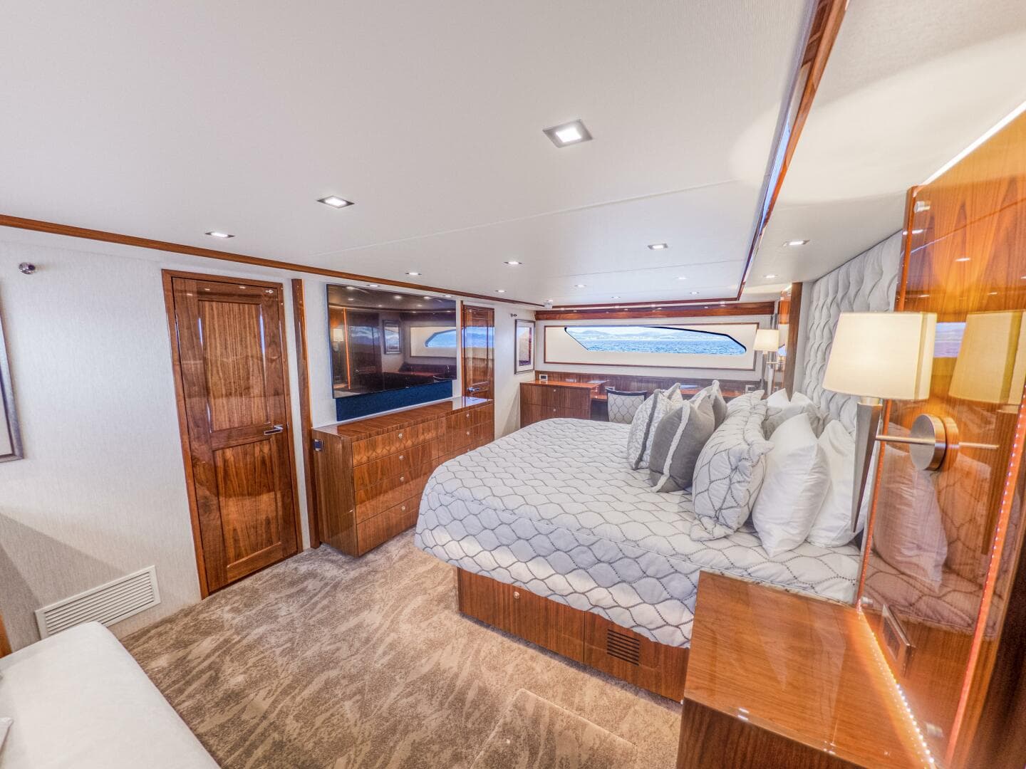 2021 Viking 92 Skybridge — photo 13