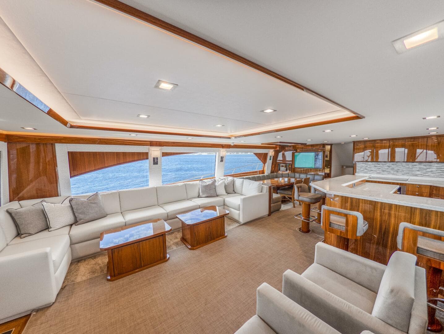 2021 Viking 92 Skybridge — photo 8