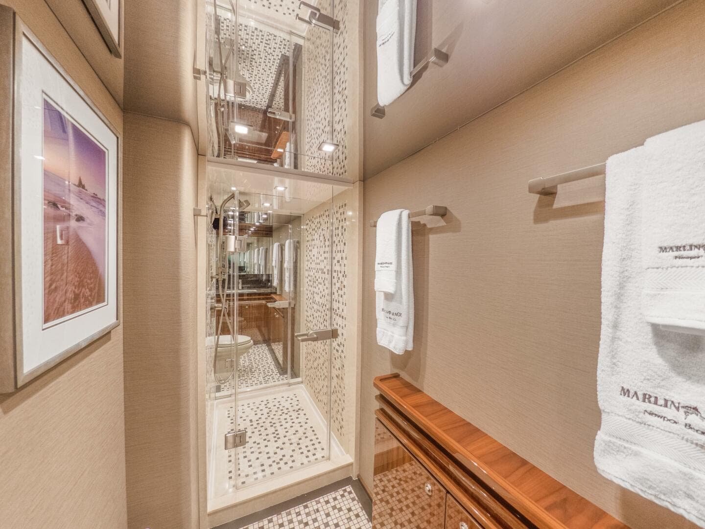 2021 Viking 92 Skybridge — photo 16