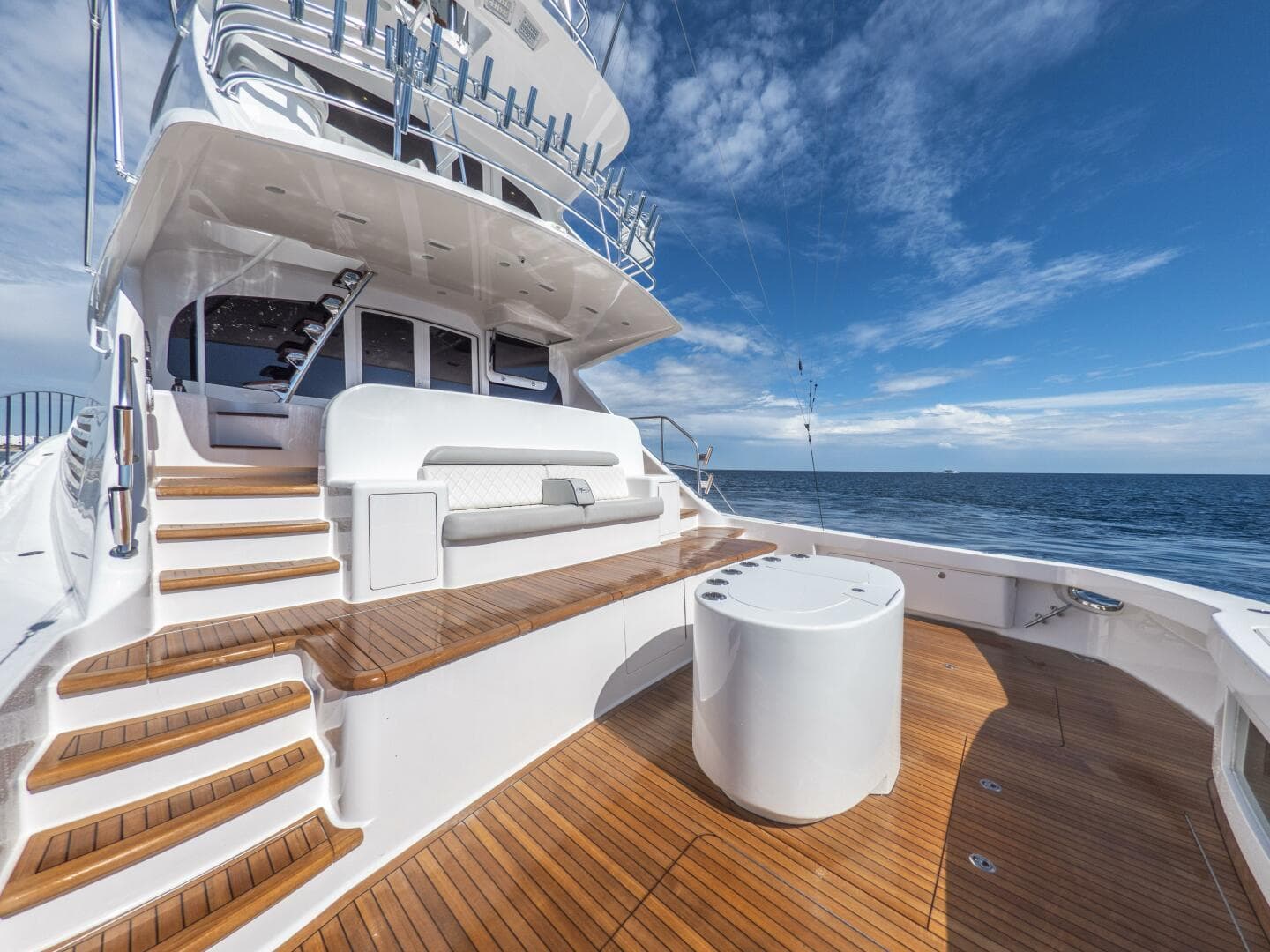 2021 Viking 92 Skybridge — photo 58