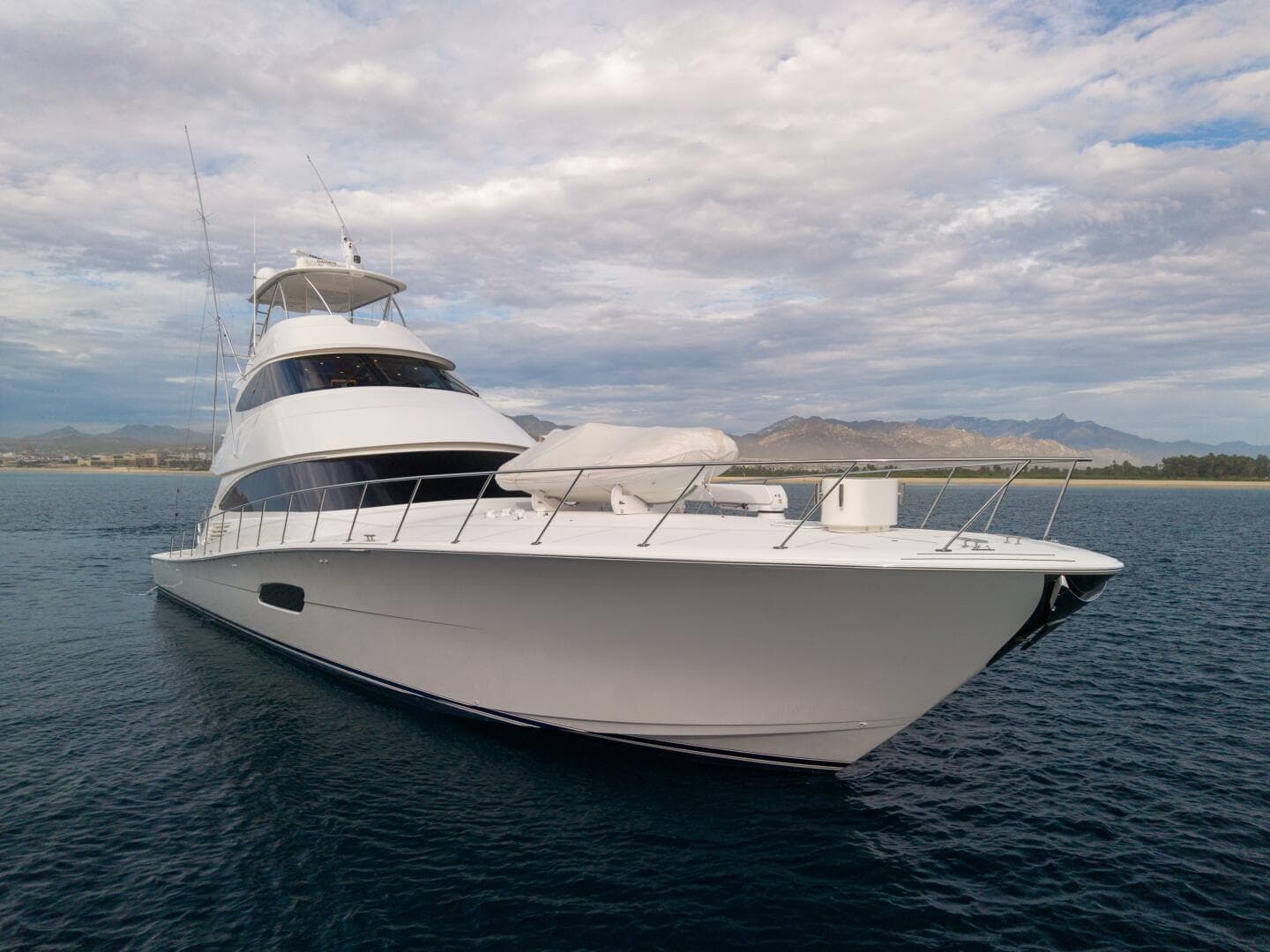 2021 Viking 92 Skybridge — photo 68