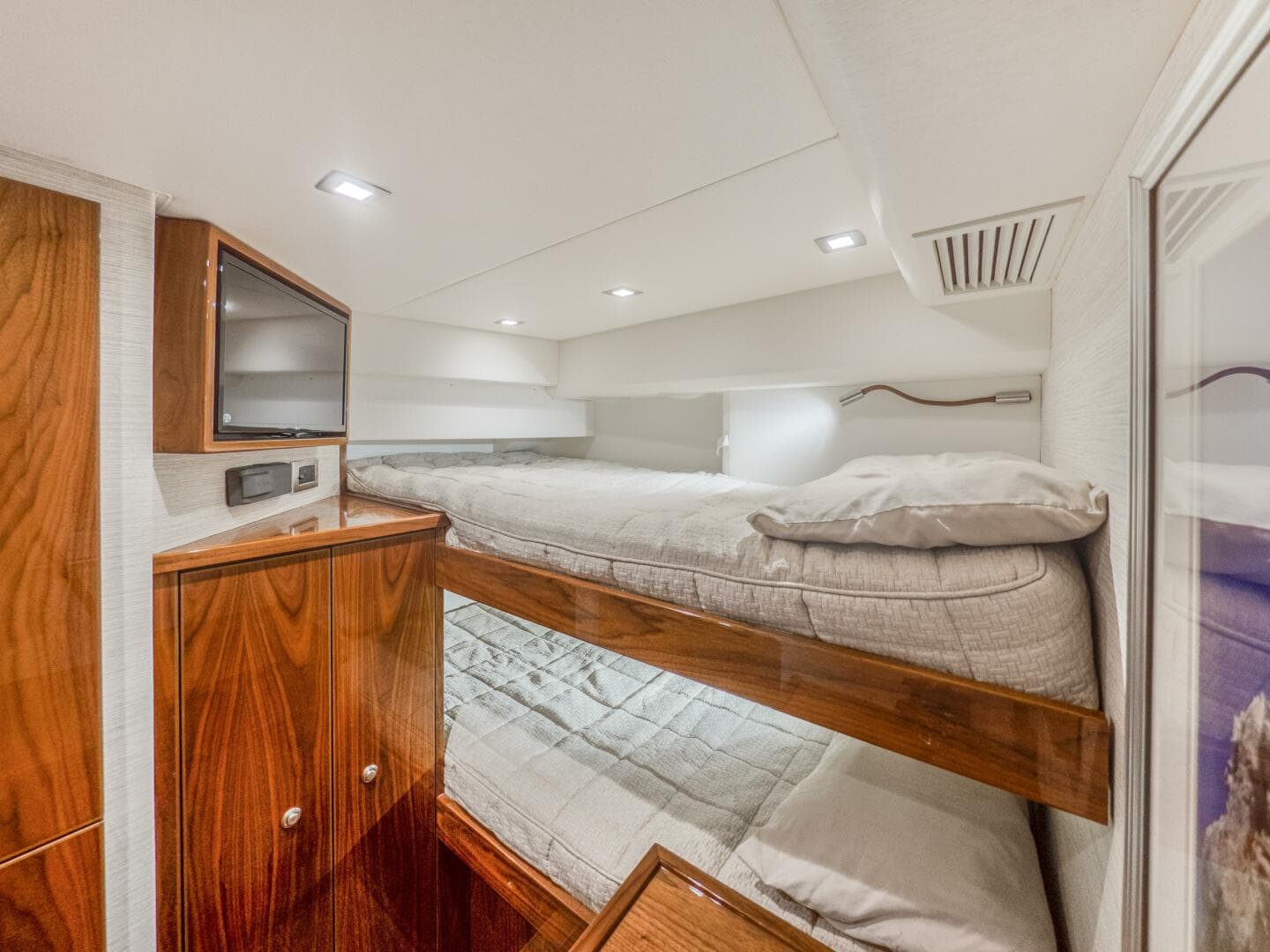 2021 Viking 92 Skybridge — photo 26