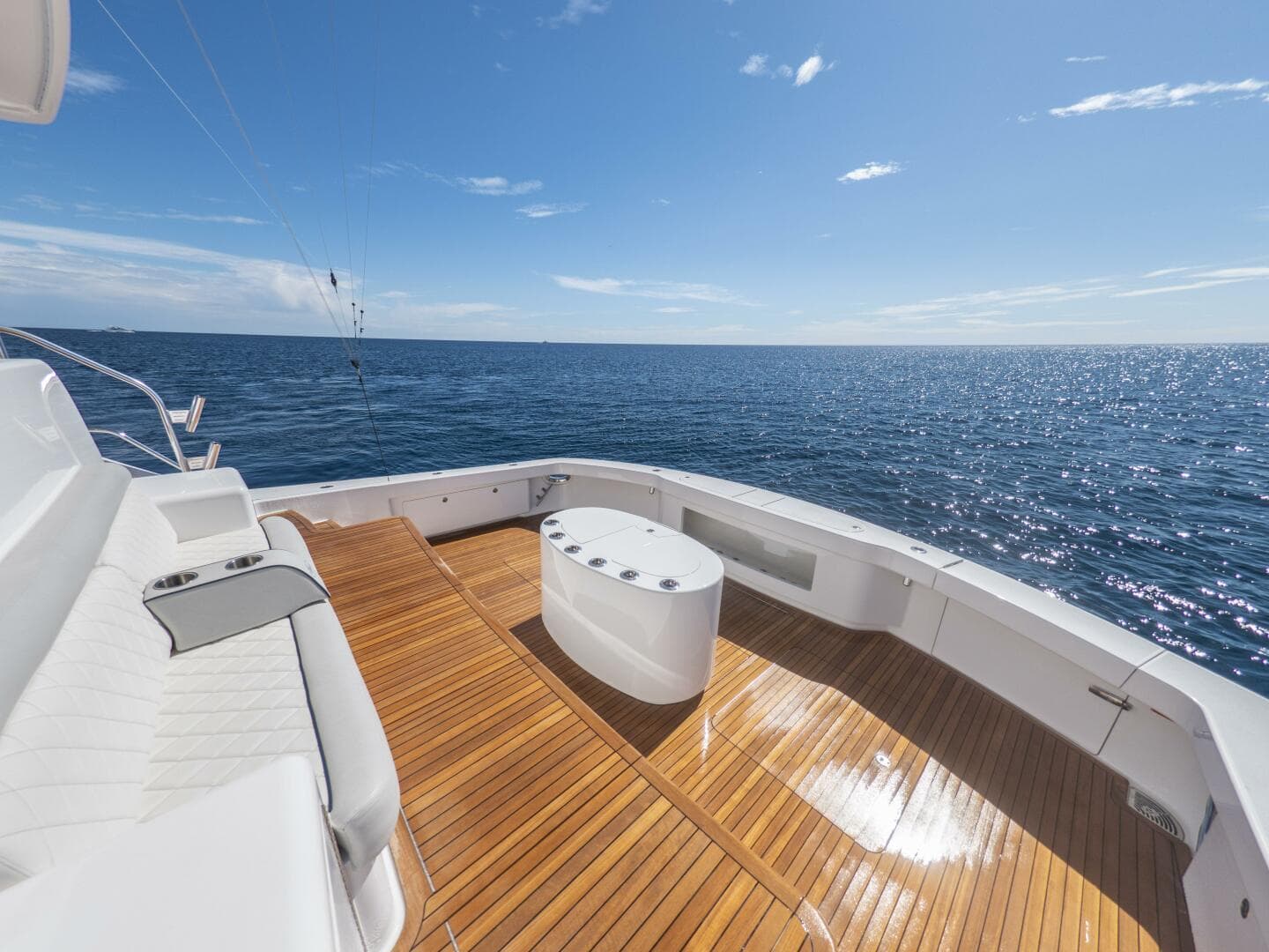 2021 Viking 92 Skybridge — photo 59