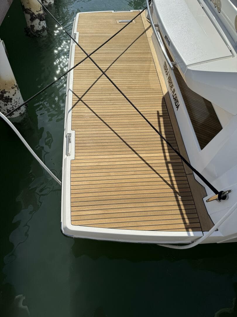 2018 Prestige 460 — photo 37