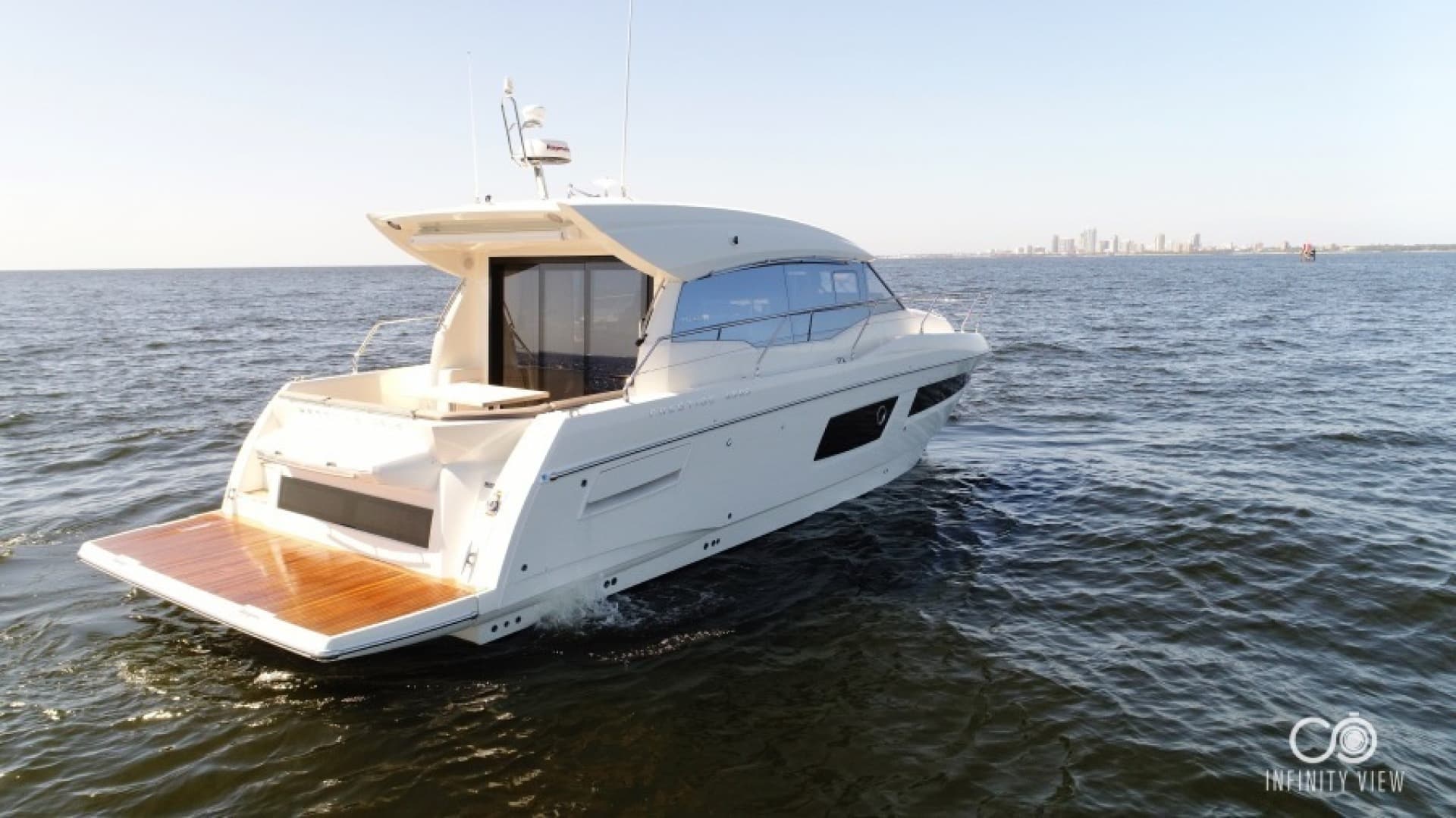 2018 Prestige 460 — photo 40