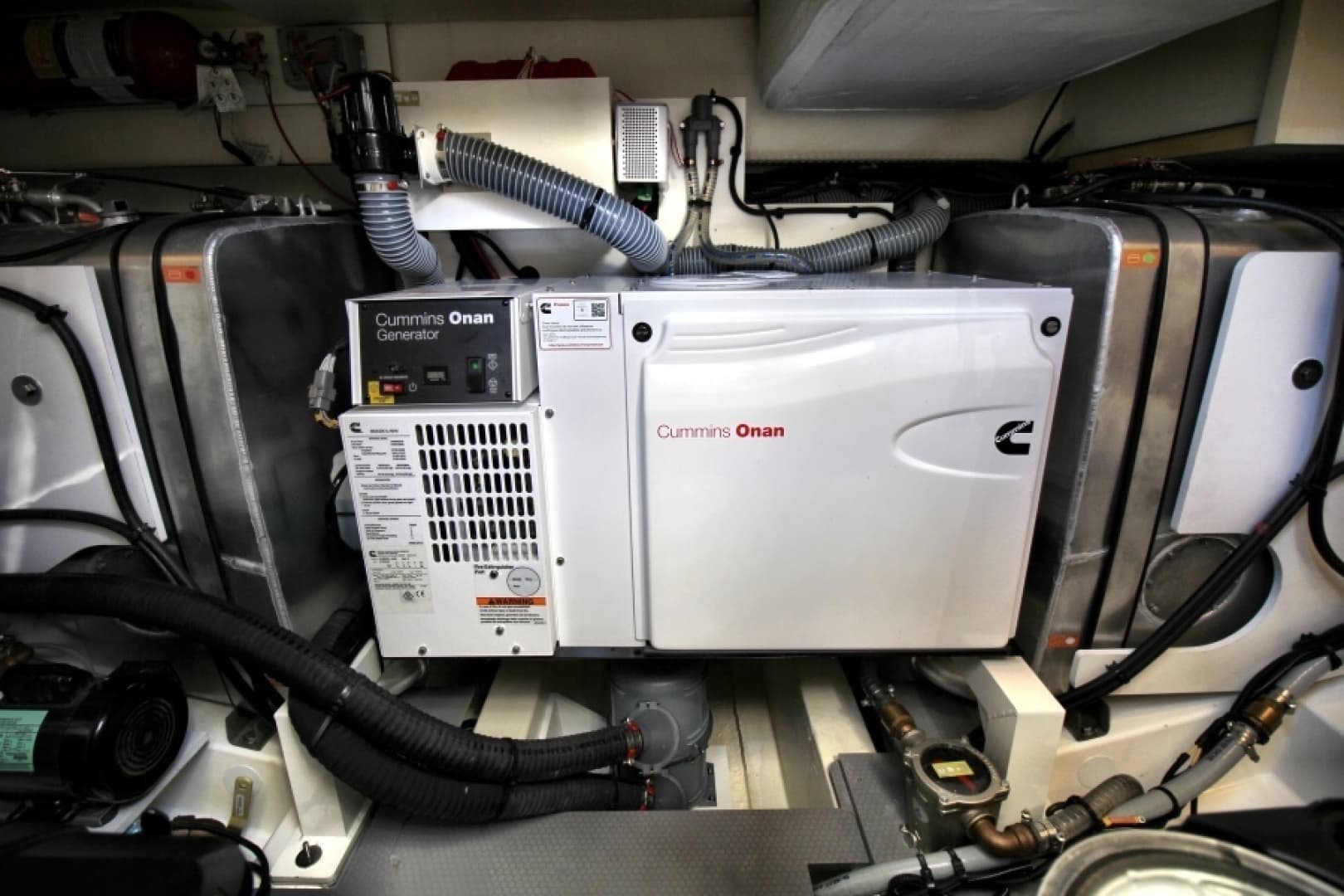 2018 Prestige 460 — photo 33