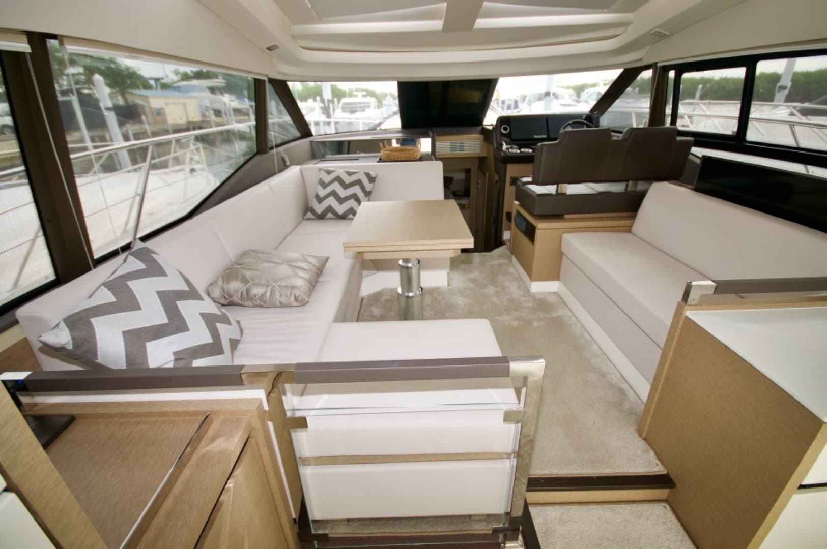 2018 Prestige 460 — photo 5