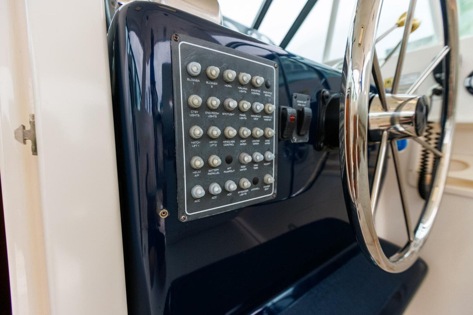 2001 Tiara Yachts 3500 Open — photo 47