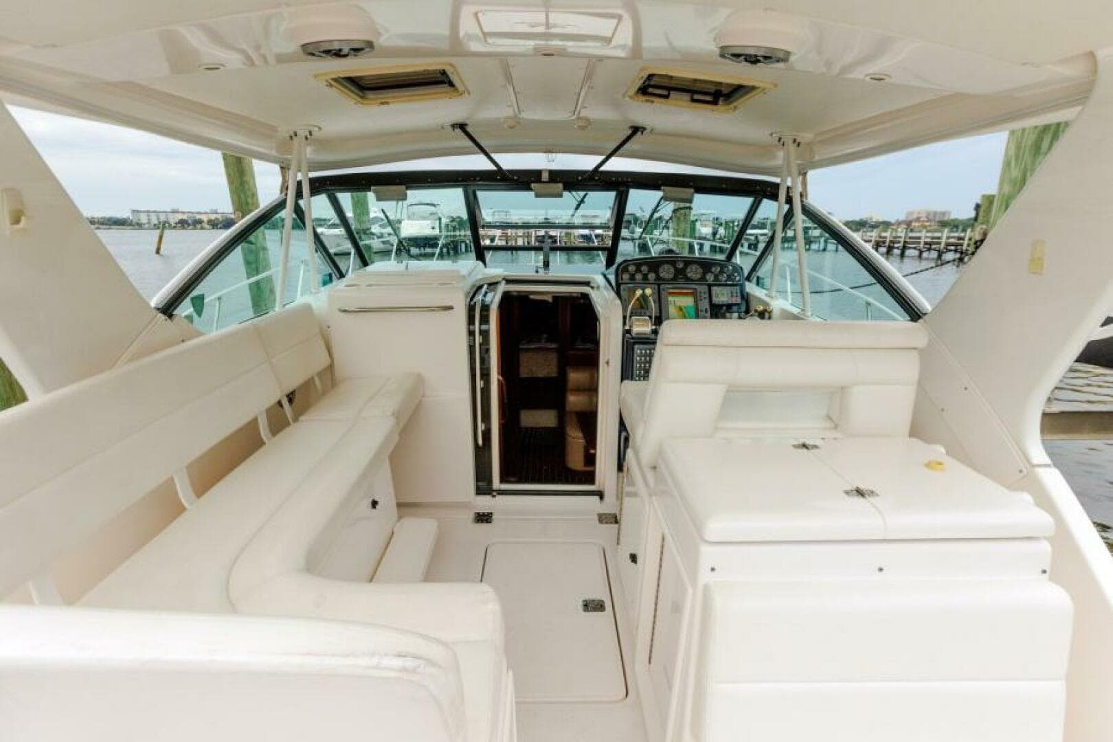 2001 Tiara Yachts 3500 Open — photo 40