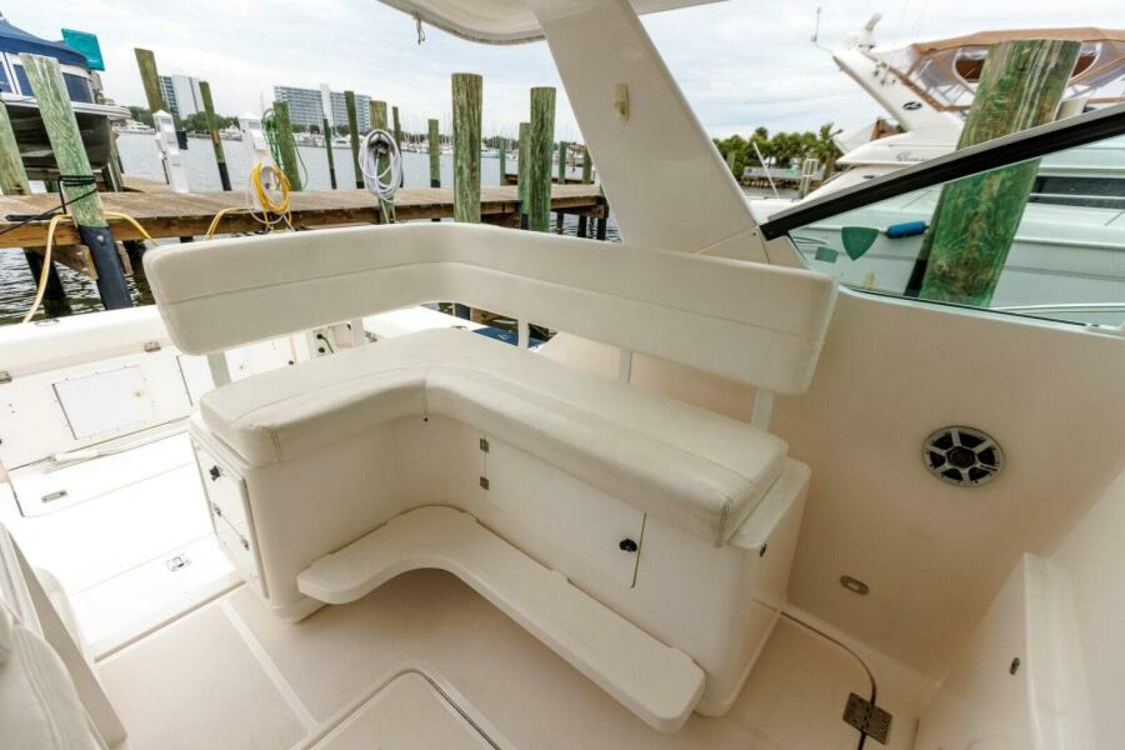 2001 Tiara Yachts 3500 Open — photo 42