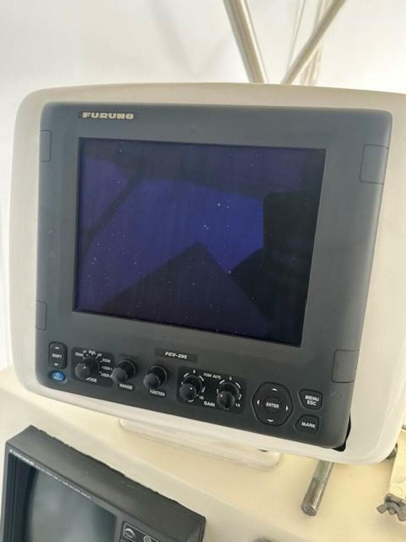 1989 Viking Sportfish 41 — photo 16