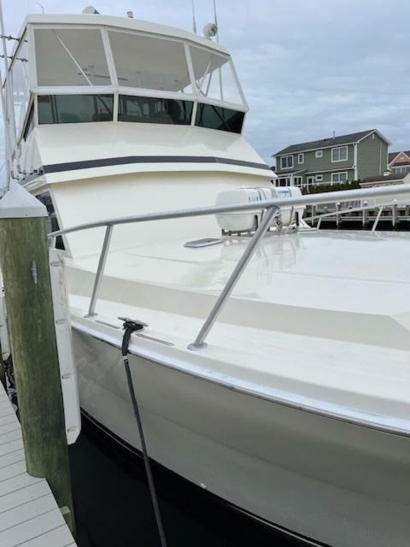 1989 Viking Sportfish 41 — photo 3