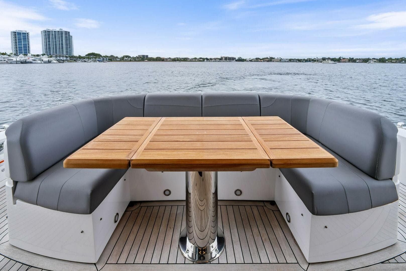 2025 Sunseeker Manhattan 55 — photo 14