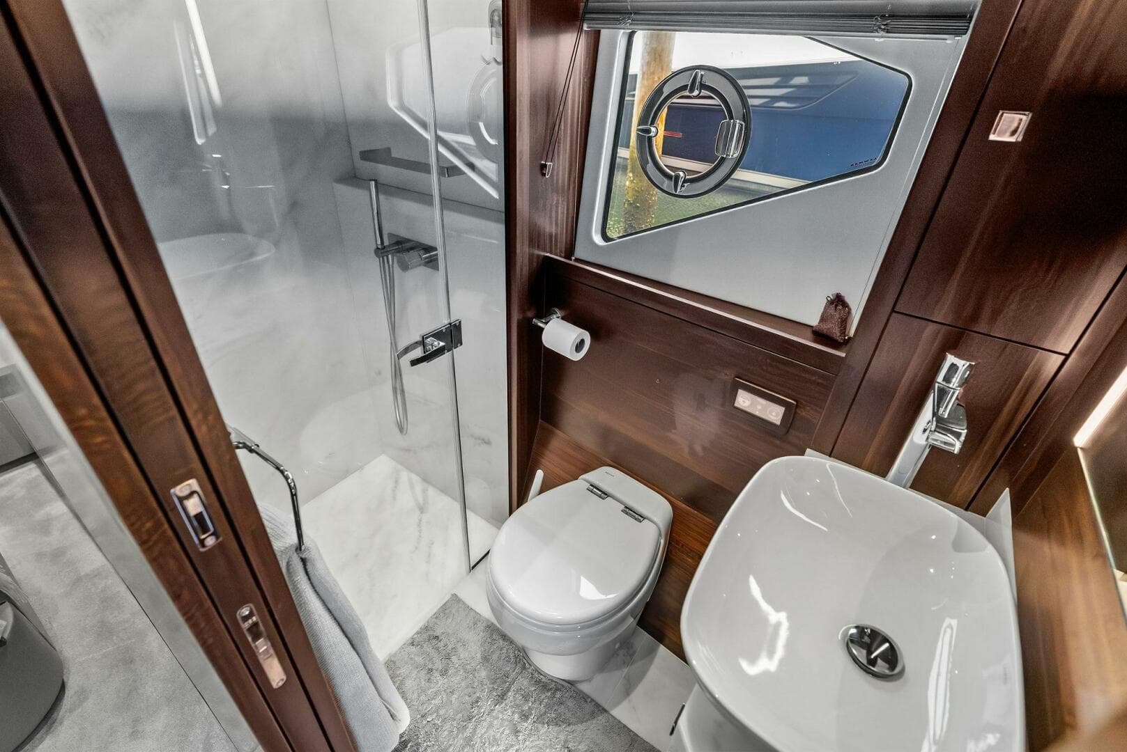 2025 Sunseeker Manhattan 55 — photo 58