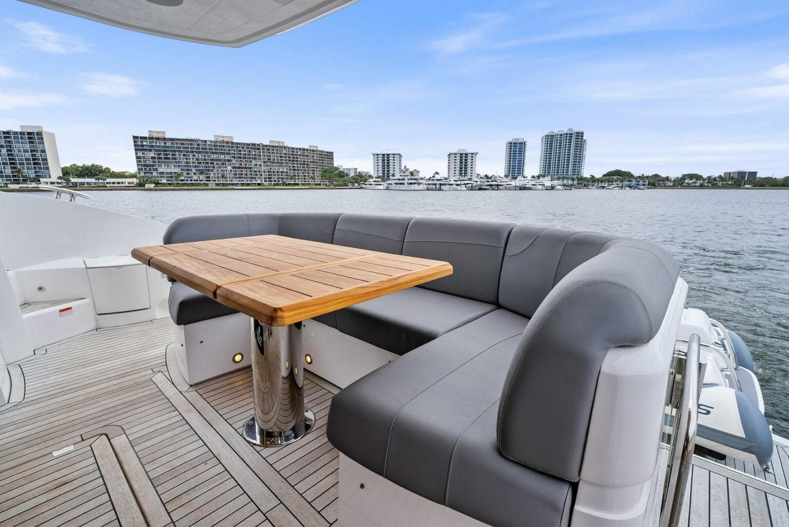 2025 Sunseeker Manhattan 55 — photo 15