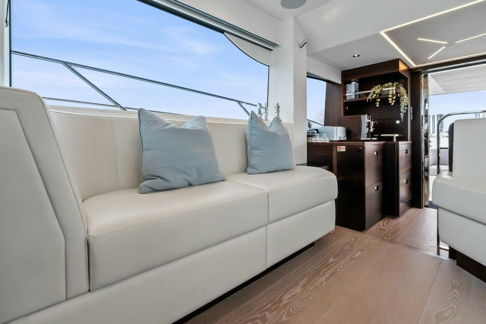 2025 Sunseeker Manhattan 55 — photo 35