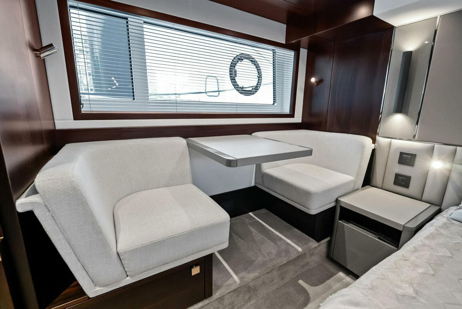 2025 Sunseeker Manhattan 55 — photo 54