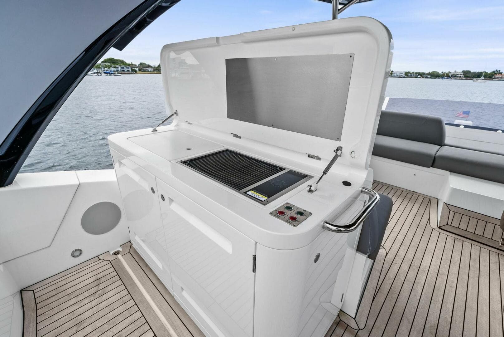 2025 Sunseeker Manhattan 55 — photo 20