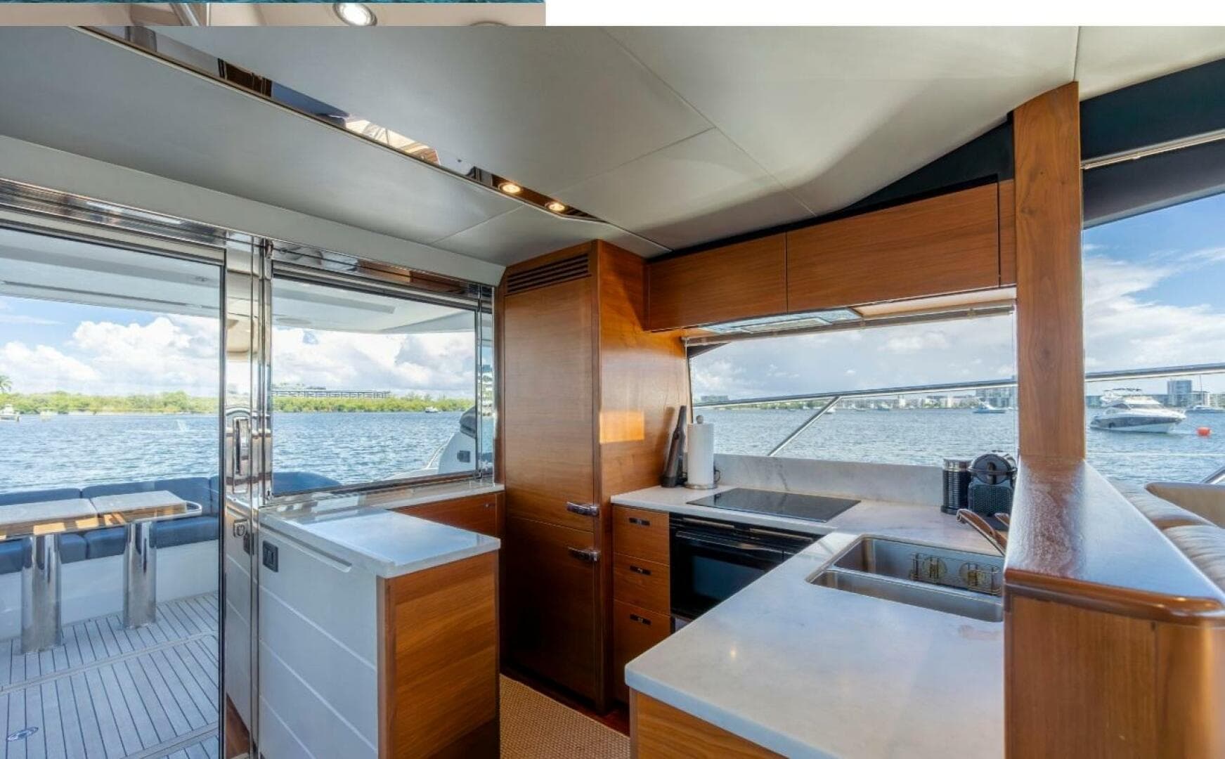 2017 Princess S65 — photo 14