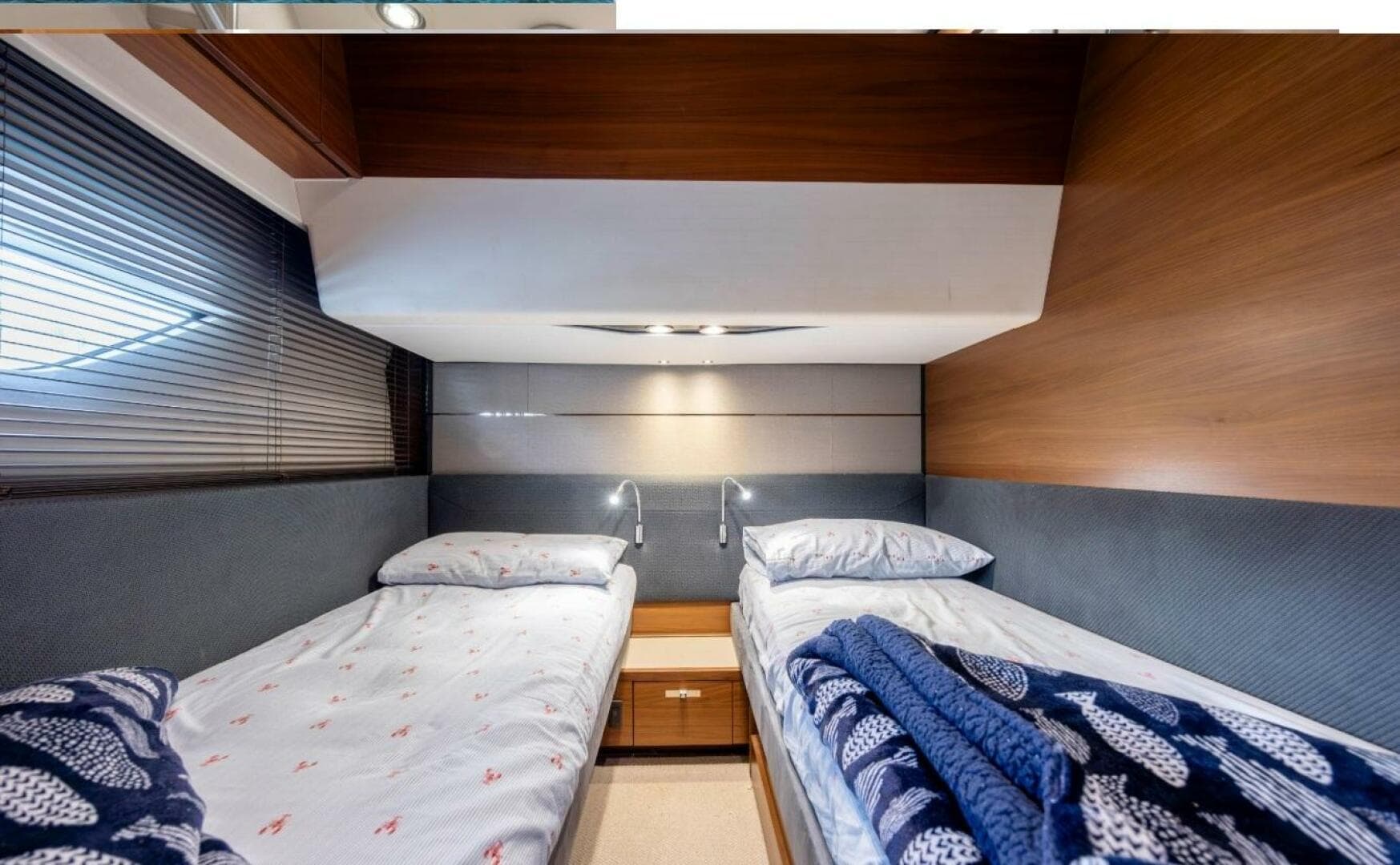 2017 Princess S65 — photo 23