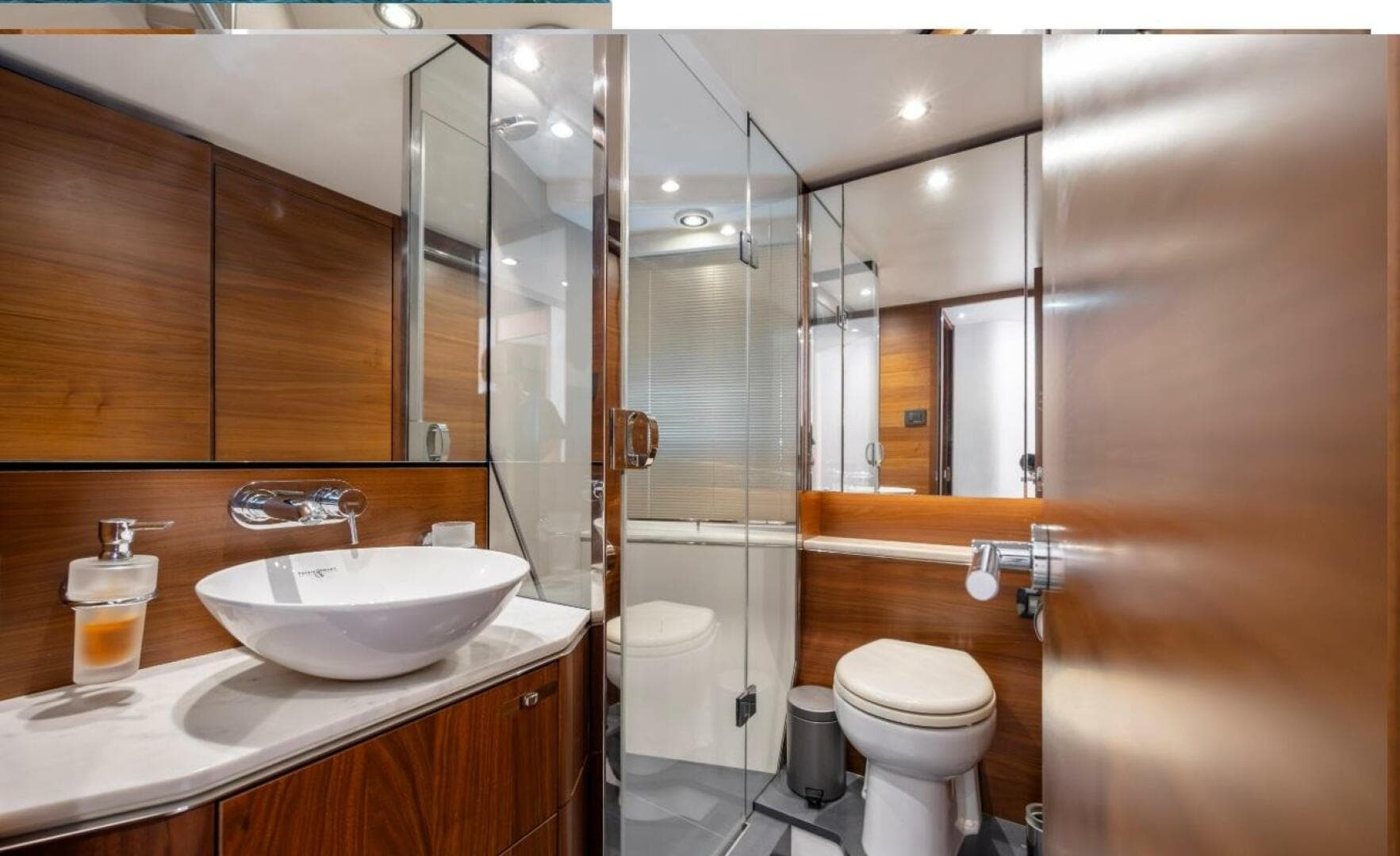 2017 Princess S65 — photo 20