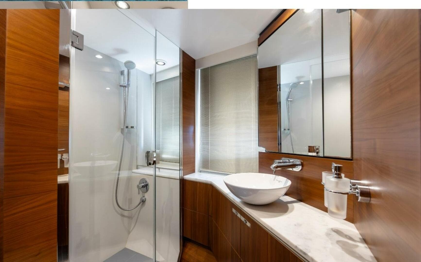 2017 Princess S65 — photo 18