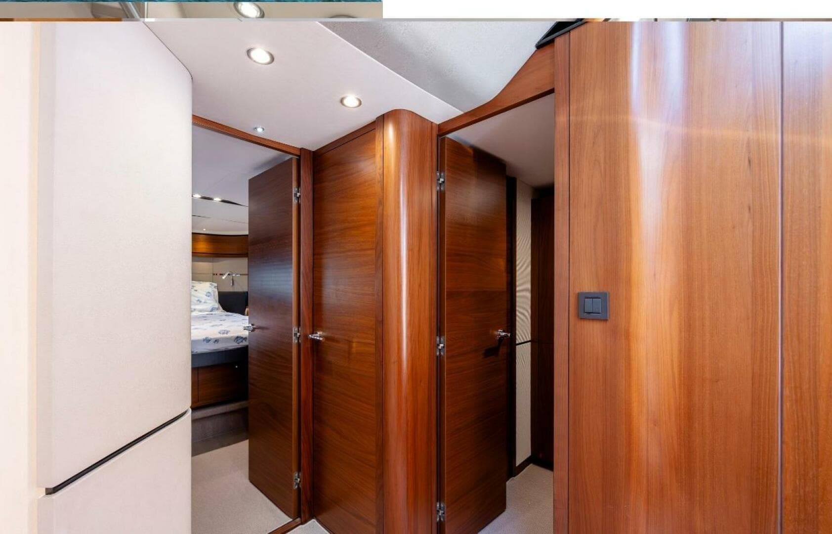 2017 Princess S65 — photo 21