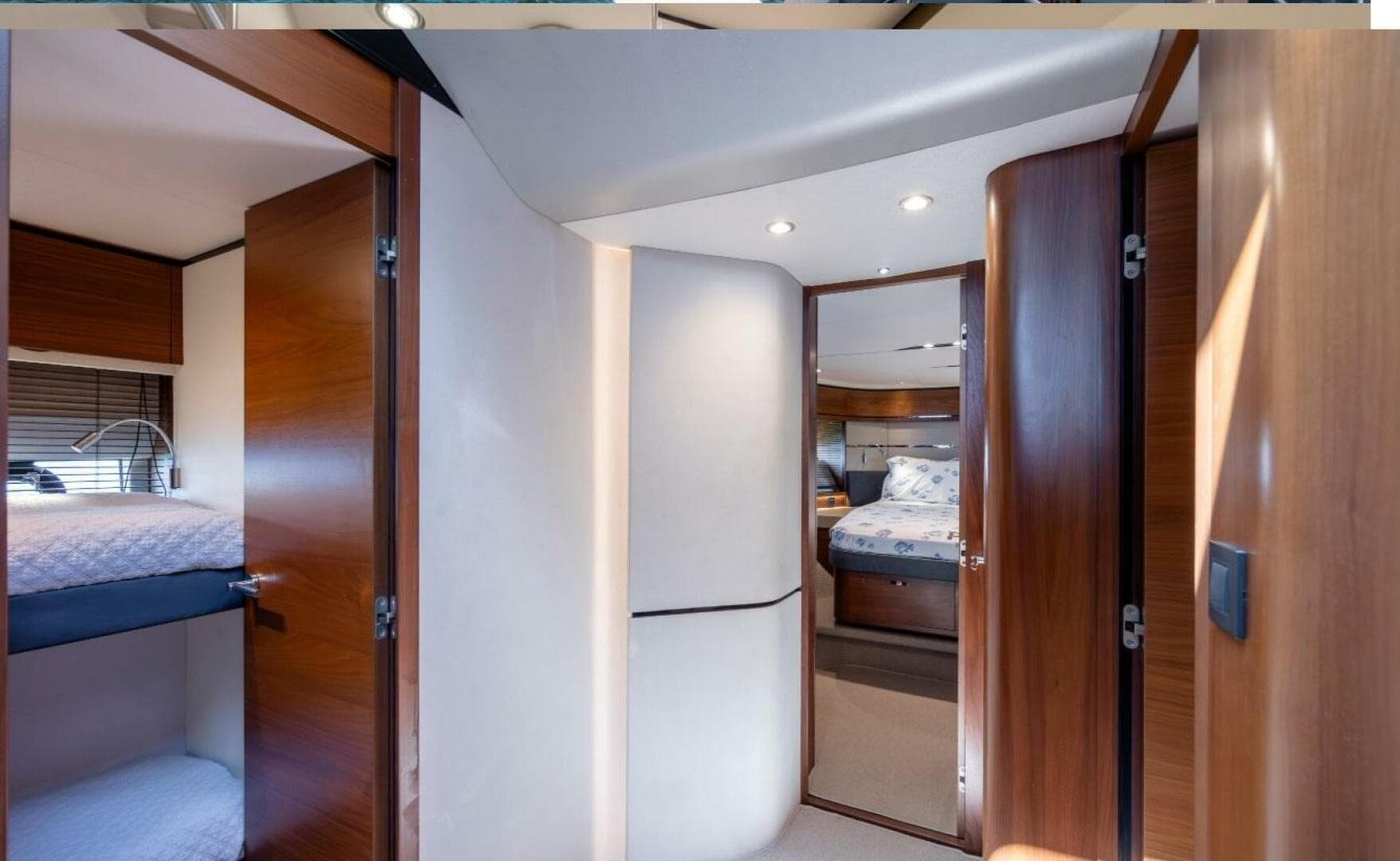 2017 Princess S65 — photo 11