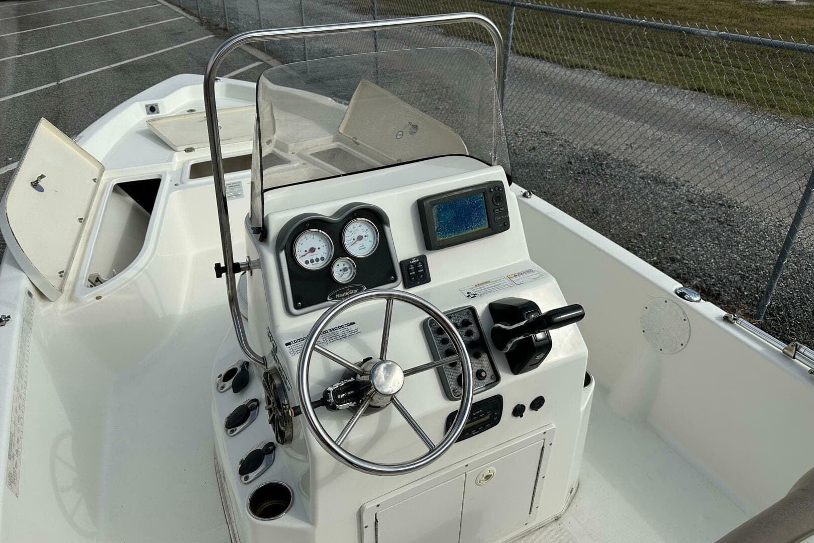 2015 Nauticstar 2110 Sport — photo 15