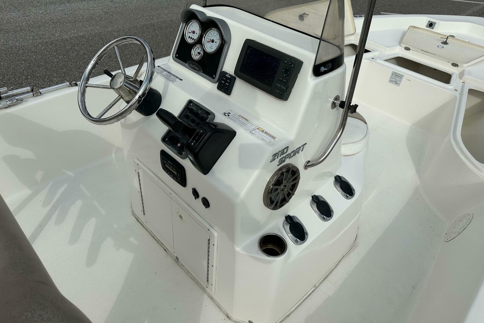 2015 Nauticstar 2110 Sport — photo 16