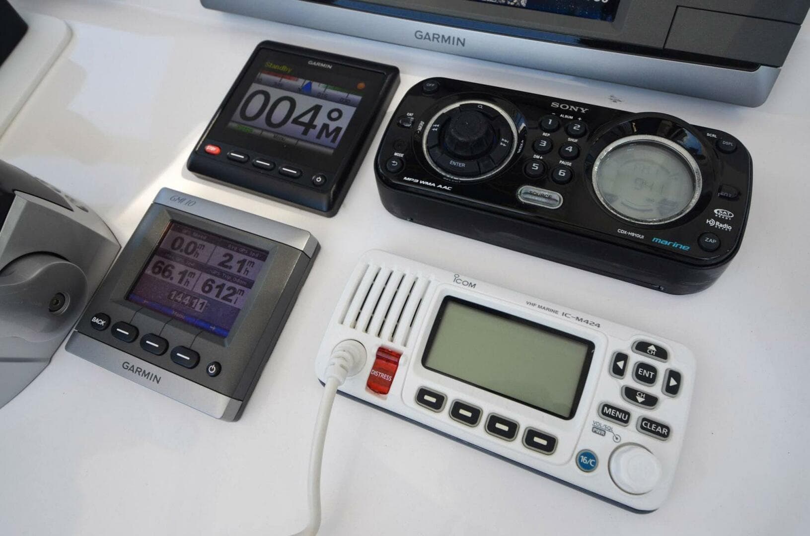 2013 Intrepid 300 Center Console — photo 24