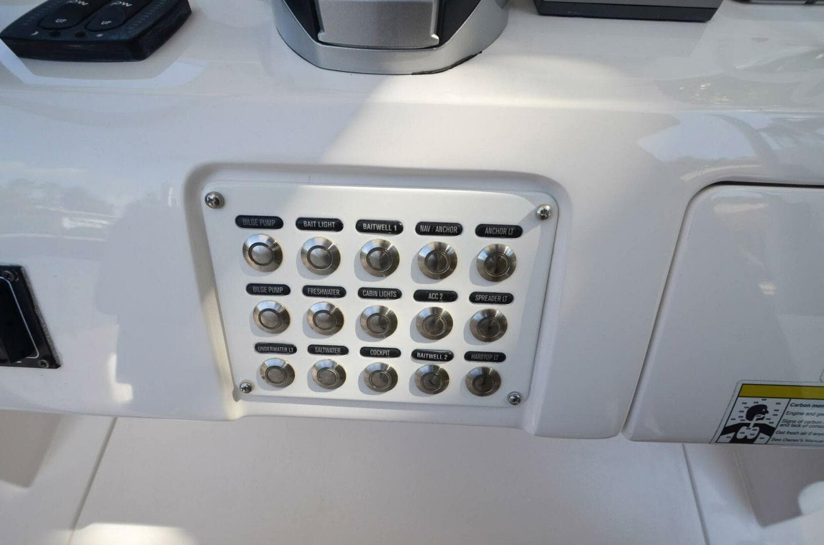 2013 Intrepid 300 Center Console — photo 27