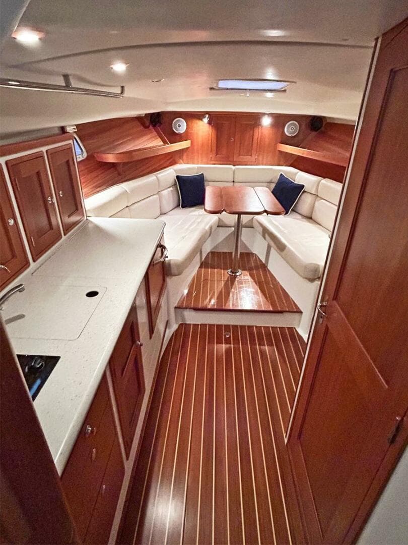 2007 Mjm 34Z Hard Top Express — photo 12