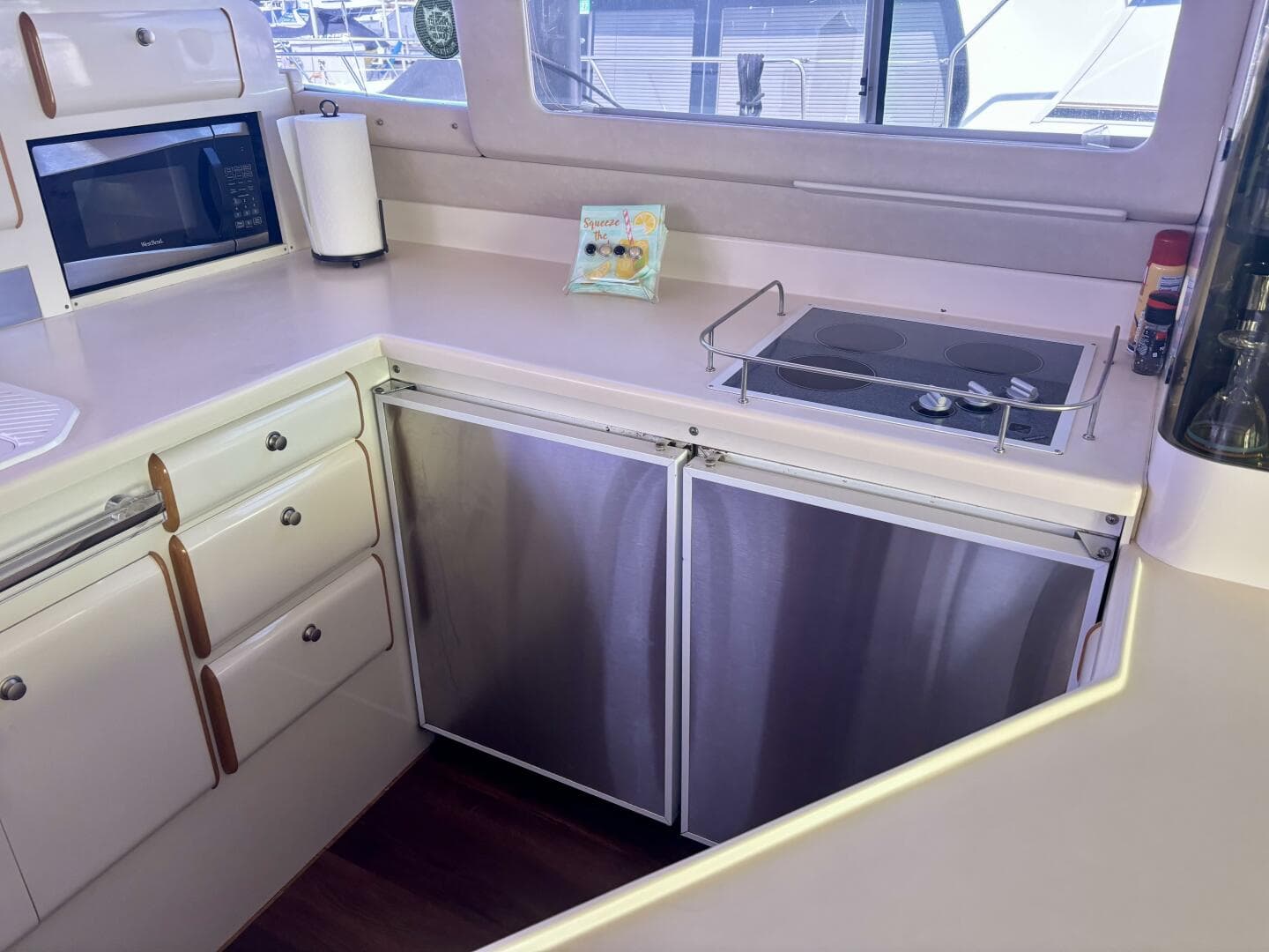 1995 Sea Ray 550 Sedan Bridge — photo 31