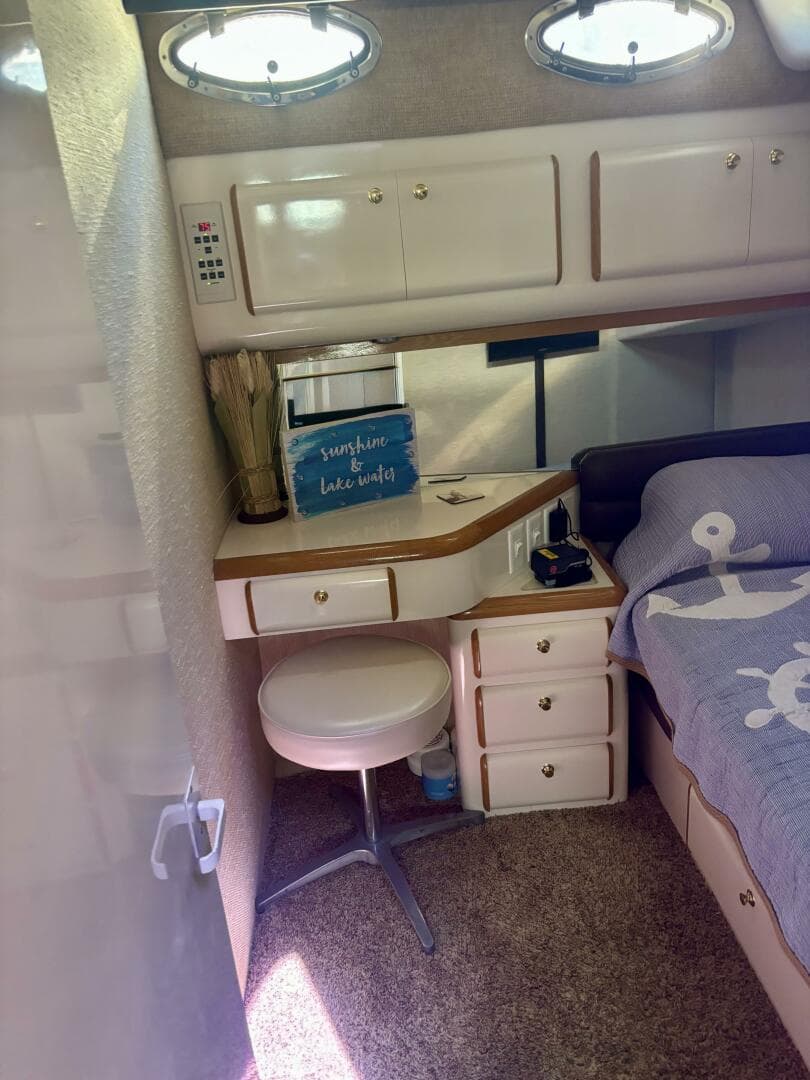 1995 Sea Ray 550 Sedan Bridge — photo 38