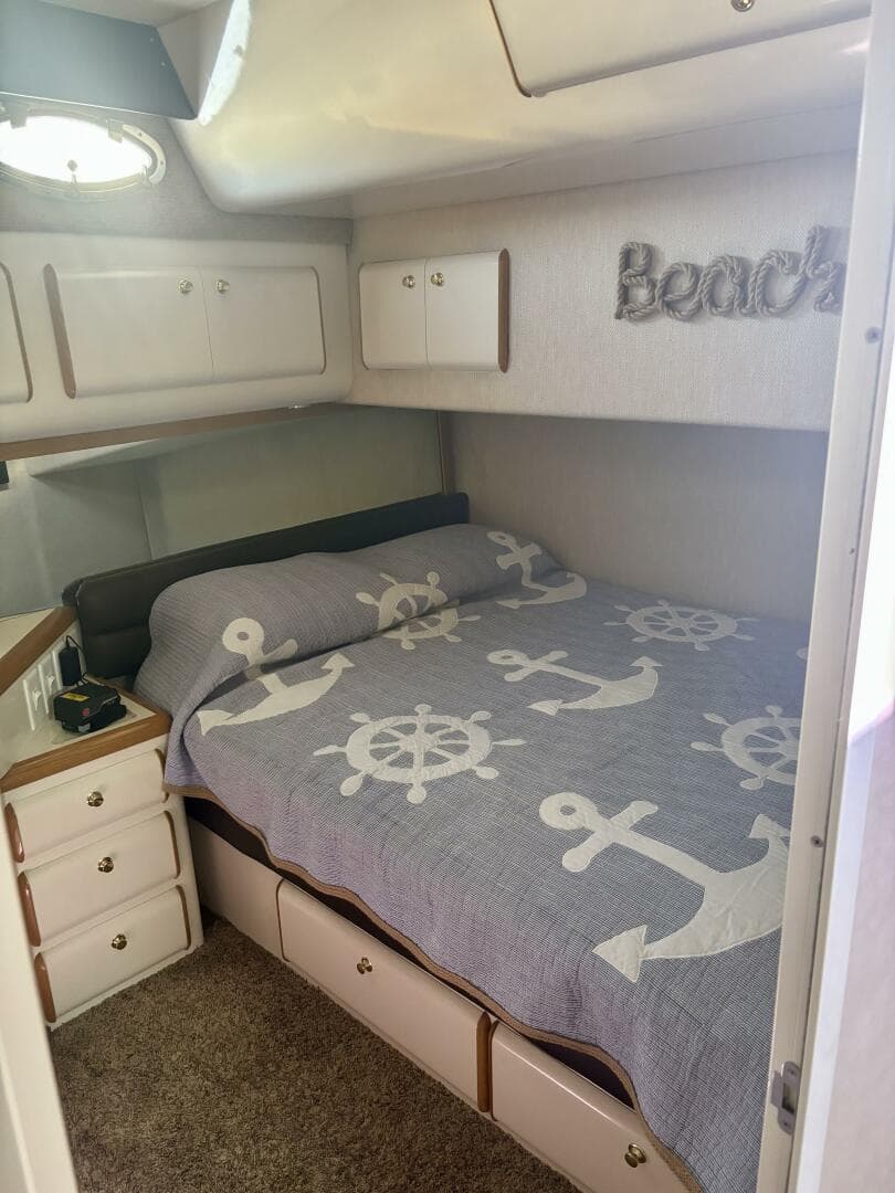 1995 Sea Ray 550 Sedan Bridge — photo 39