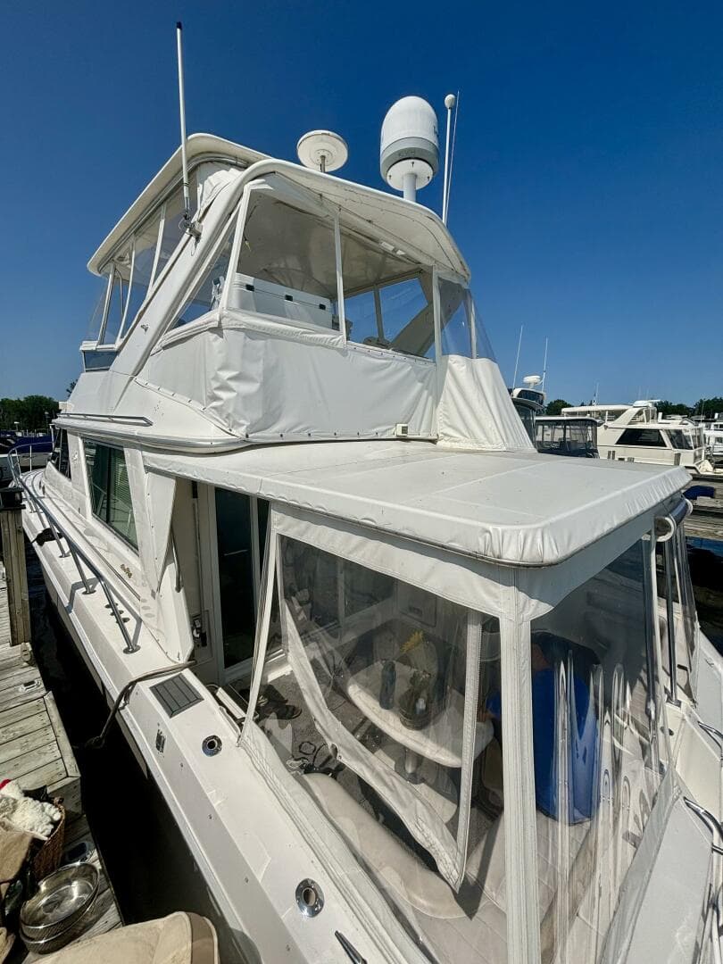 1995 Sea Ray 550 Sedan Bridge — photo 7