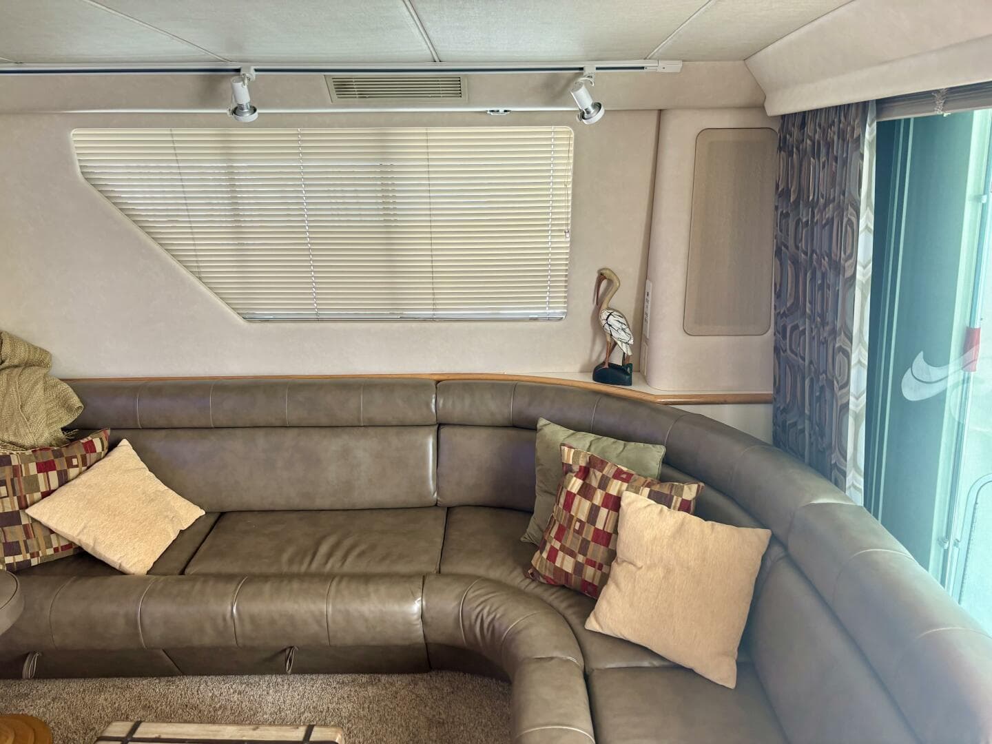 1995 Sea Ray 550 Sedan Bridge — photo 25